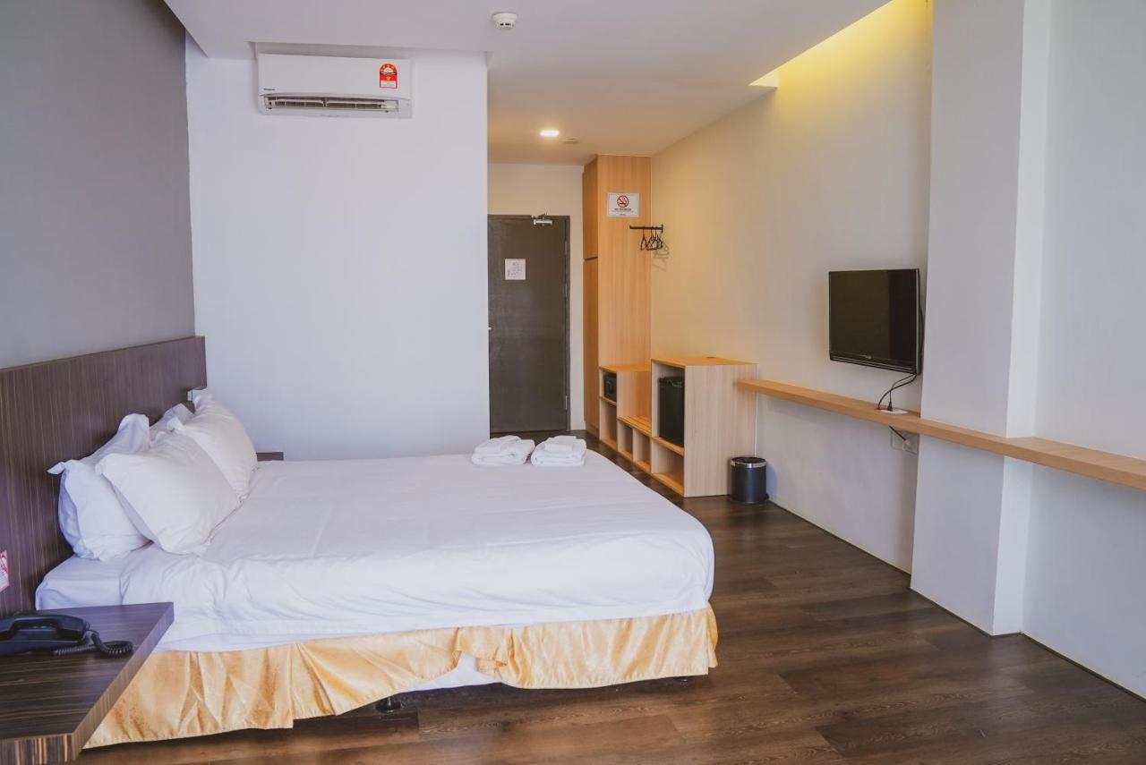Roxy Hotel Serian Екстер'єр фото