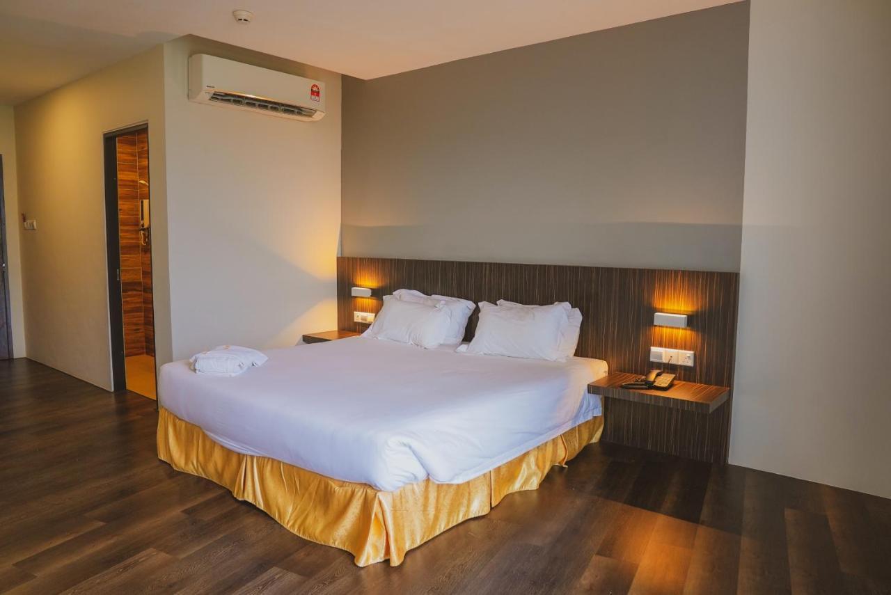 Roxy Hotel Serian Екстер'єр фото