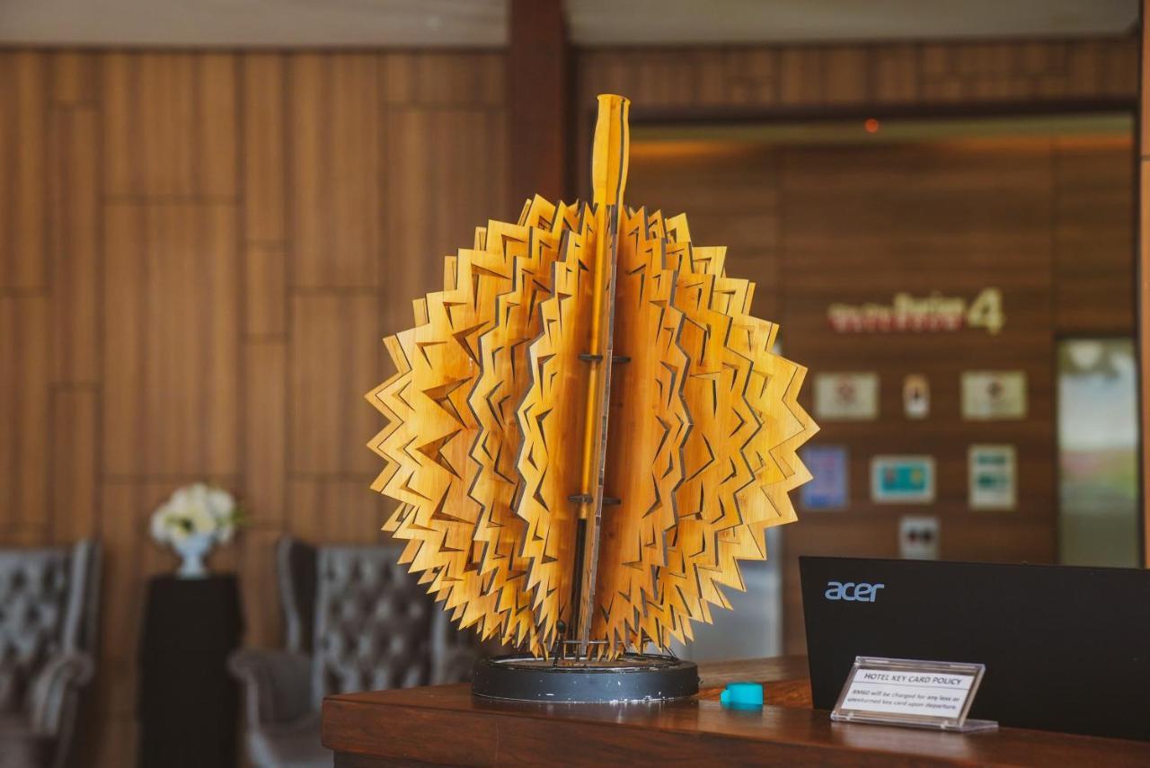 Roxy Hotel Serian Екстер'єр фото