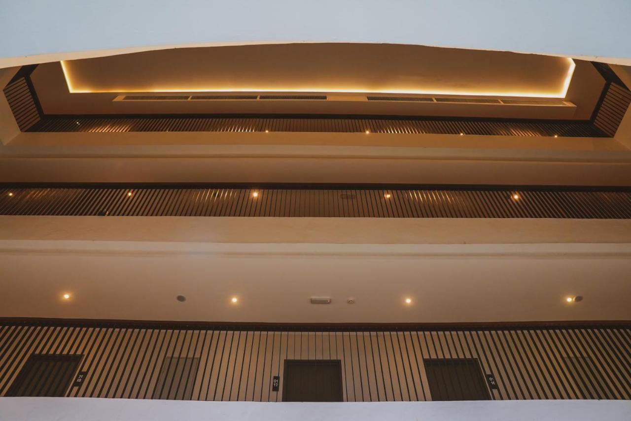 Roxy Hotel Serian Екстер'єр фото