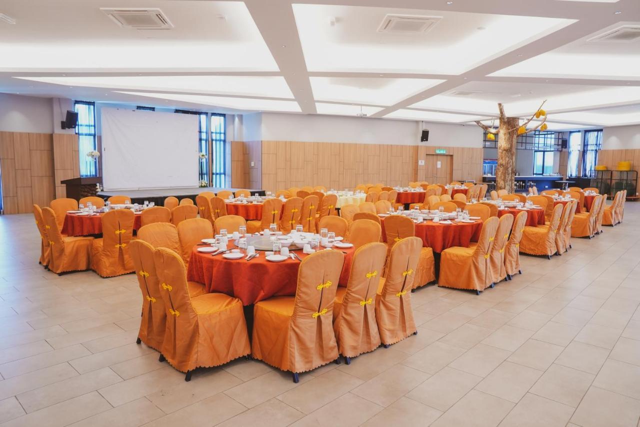 Roxy Hotel Serian Екстер'єр фото