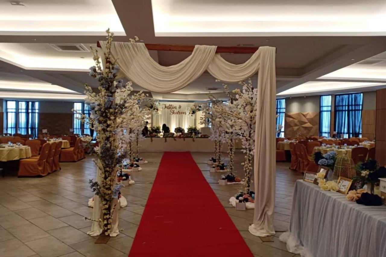 Roxy Hotel Serian Екстер'єр фото