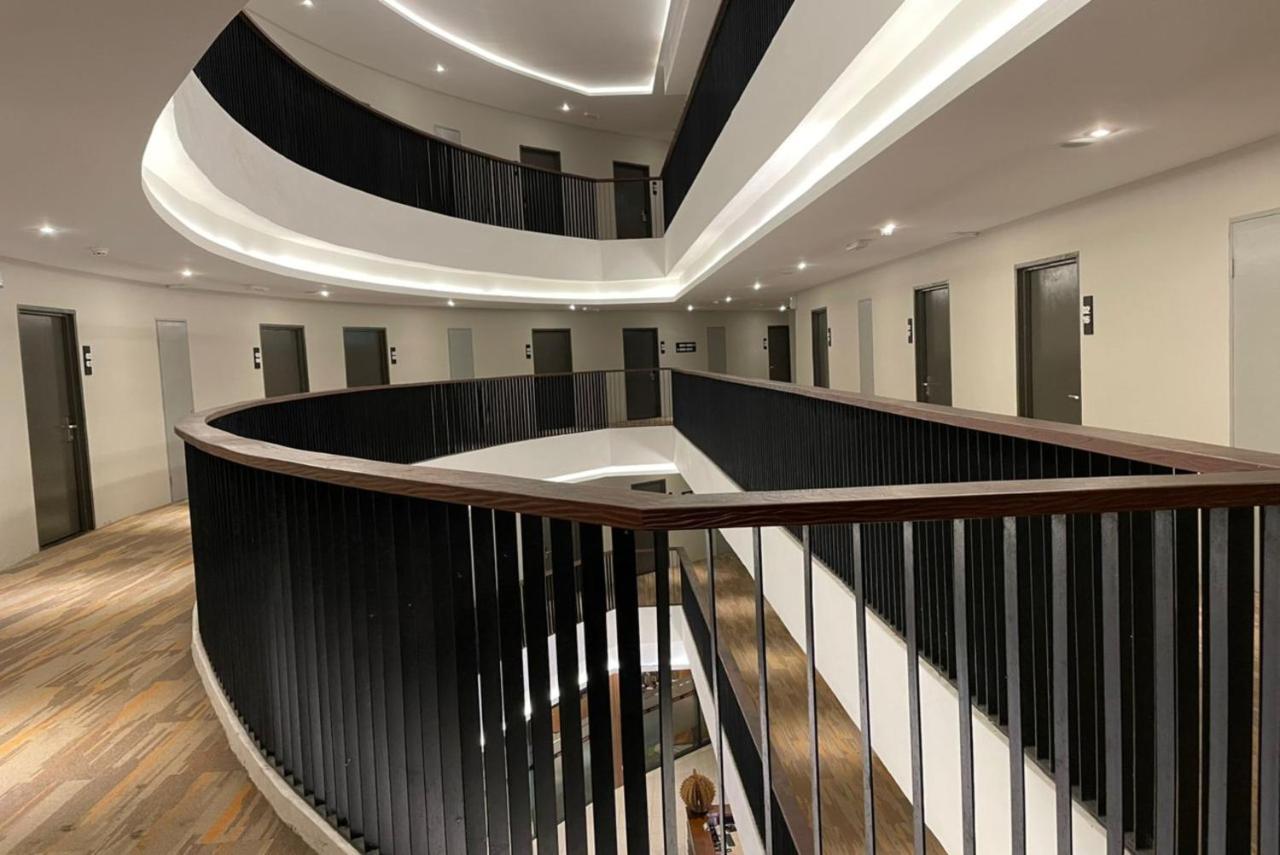 Roxy Hotel Serian Екстер'єр фото